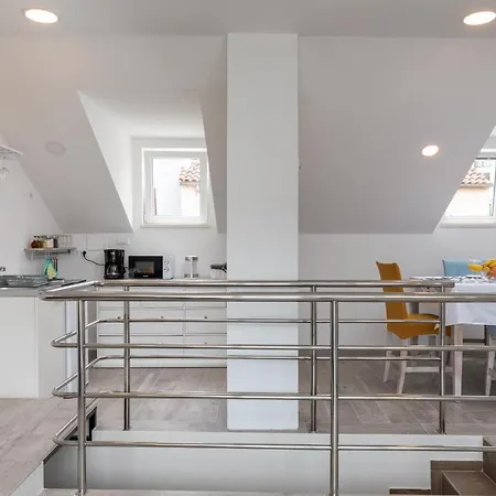 Karaka Apartment